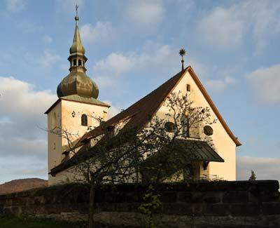 St. Wenzeslauskirche von außen